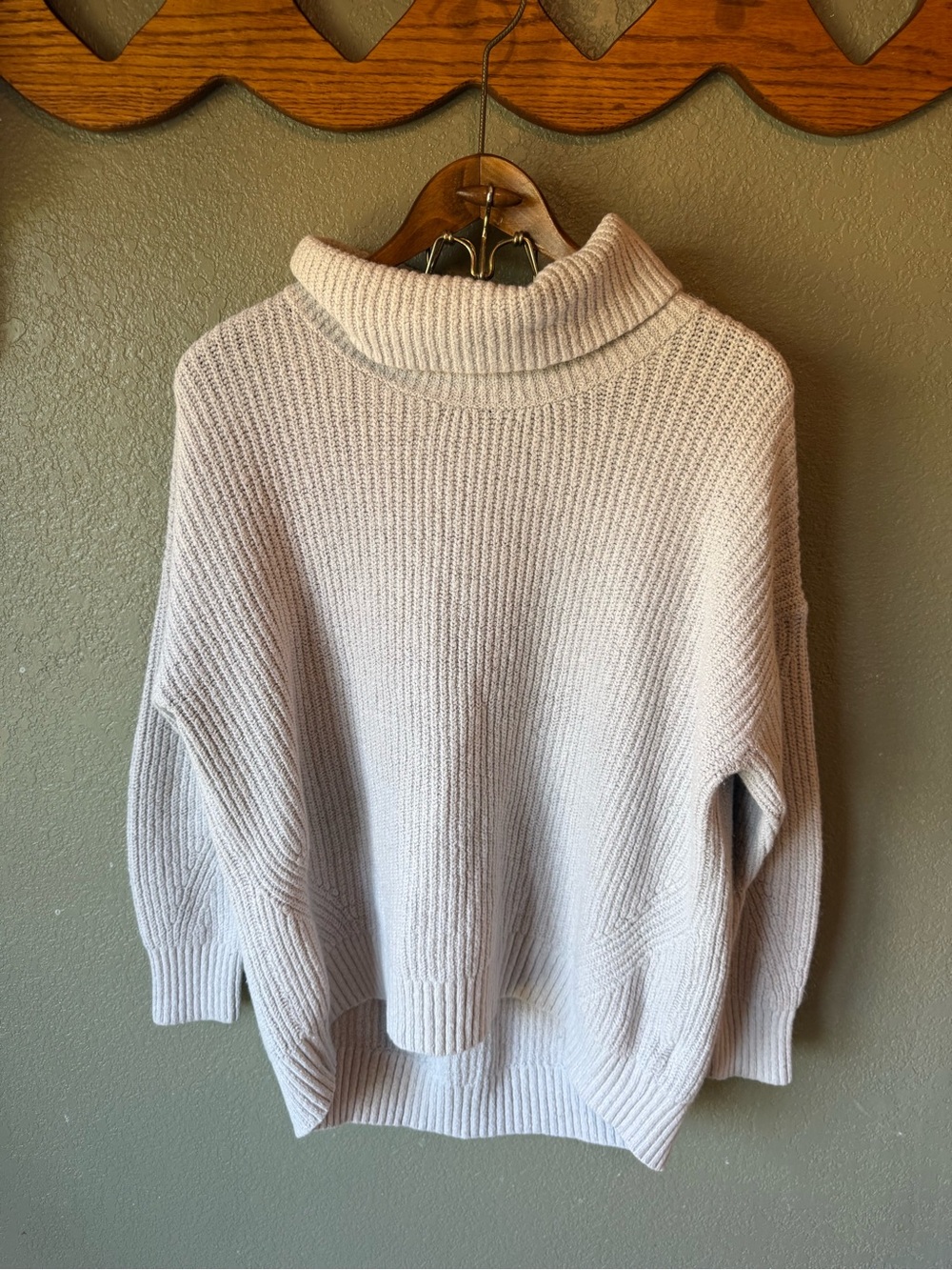 Old Navy Cream Turtleneck Ribbed Sweater